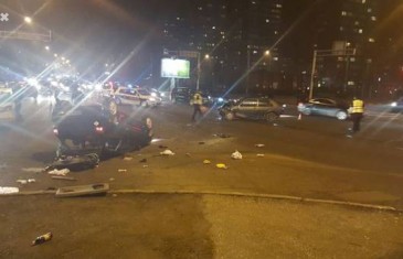 Sarajevo: Teška saobraćajna nesreća na Čengić Vili, automobil završio na krovu (FOTO)