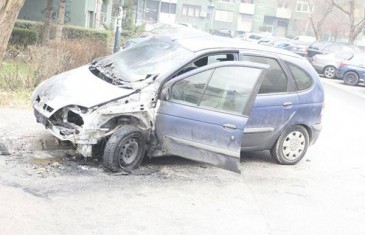 Sarajevo: Na automobilu namjerno podmetnut požar (FOTO)