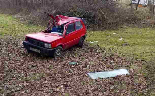 Tijelo nepoznatog muškarca pronađeno je jutros u automobilu u sarajevskom naselju Ilidža