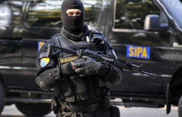 AKCIJA “KRUNA”: Policija pretražuje prostorije IDDEEA i matične urede, uhapšeno osam osoba