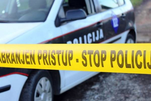 UOBIČAJEN DAN U SARAJEVU: Opljačkao prodavnicu, onda učestvovao u tuči, pa na kraju tokom hapšenja razbio policijski automobil