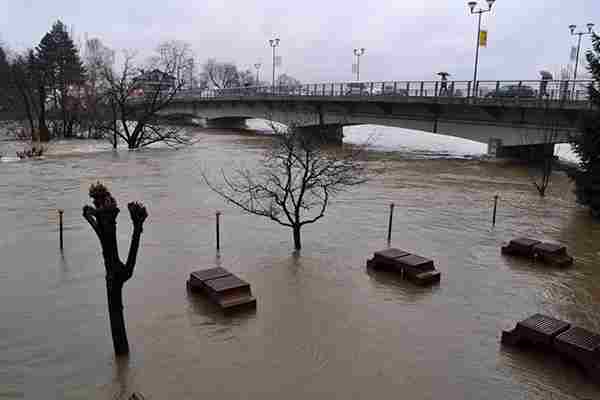 Građani u strahu: Poplave ponovo pogodile BiH