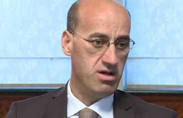 RAMIZ SALKIĆ ŽESTOKO UDARIO PO DODIKU I NJEGOVIM TRABANTIMA: “Baštine ideologiju genocida, pravoslaviziraju obrazovni sistem i istrajavaju na ratnim ciljevima”