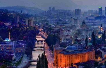 Iz SDP-a pitaju: Zar je ovo Sarajevo? Hajka na Deda Mraza, na Queer Festival, ukidanje nastave zbog džume, zabrane Frljiću…