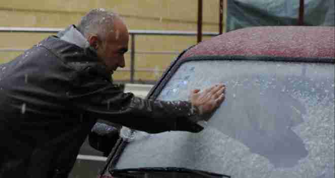 Savjeti za vozače: Očistite automobil od leda i snijega