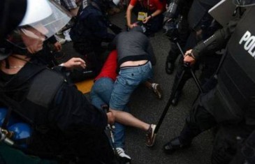 STRAŠNE SCENE U TUZLI Horde zla se sukobile sa policijom