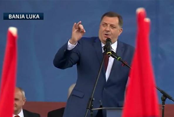 KRAJ JE VRLO BLIZU: Dodik gubi kontrolu i nad SNSD-om nakon što ga je Vučić precrtao, a na Istoku i Zapadu ocijenjen je kao “nepouzdan saradnik”