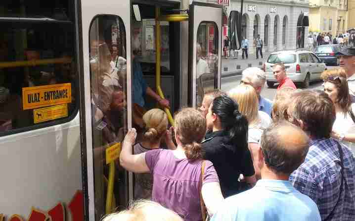 SARAJEVO: Građani uhvatili džeparoškinju i držali je do dolaska policije