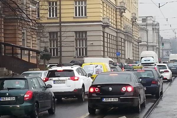 ODLIČNA VIJEST ZA SVE VOZAČE U BOSNI I HERCEGOVINI: Ako uskoro morate registrovati vozilo od sada je…