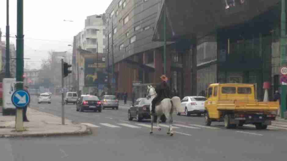 FOTO DANA: Kauboj na konju u centru Sarajeva