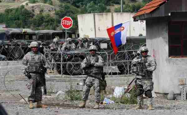 AZEM VLASI I NENAD ČANAK PORUČUJU: “Vojska Srbije ne smije preći ni metar na Kosovo, Vučiću je bolje da ne zvecka oružjem”