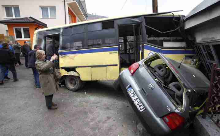 Pročitajte šta piše u policijskom izvještaju o jučerašnjoj nesreći minibusa u Sarajevu