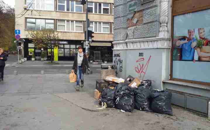 STANJE DRAMATIČNO: Sarajevo zatrpano sa 600 tona smeća – prijete zaraze