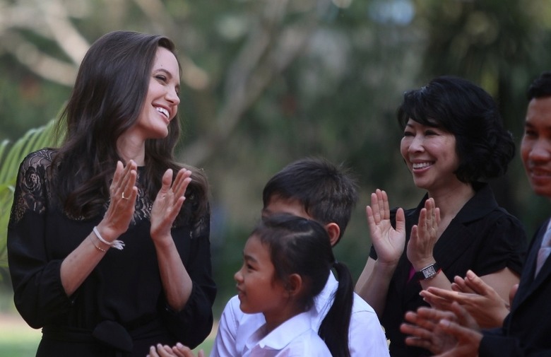 Angelina Jolie prvi puta u javnosti nakon ljubavnog kraha s Bradom Pittom.