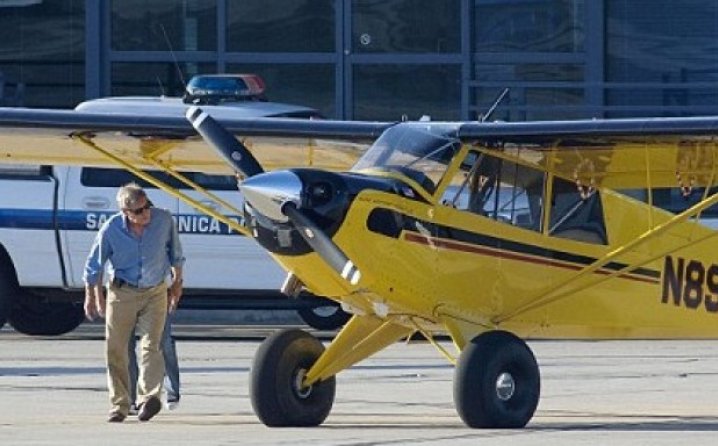 Harrison Ford pogrešno spustiti avion: Slavni glumac ugrozio živote 116 putnika (VIDEO) .