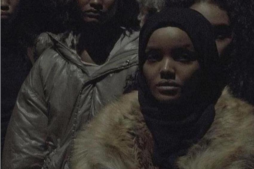 Kanye West angažovao manekenku s hidžabom da nosi novu kolekciju “Yeezy”
