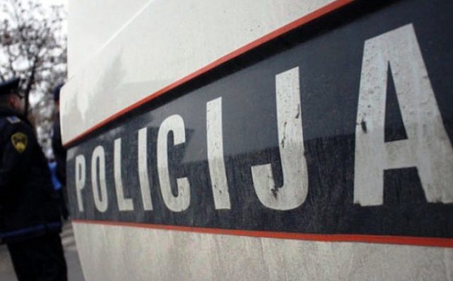 Burno u Sarajevu: Napadi na policiju, razbojnistva i 11 saobracajnih nesreća.