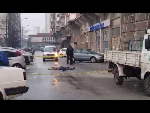 UZNEMIRUJUĆE: Muškarac izvršio samoubistvo skokom sa zgrade u Sarajevu (FOTO + VIDEO) .