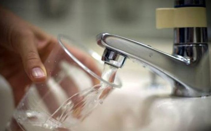 Sarajka objavila fotografiju vode iz slavine koja je zgrozila sve na društvenim mrežama…