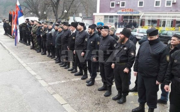 Hasečić o paradiranju četnika u Višegradu: Svi mi dobro znamo šta znači taj vojnik sa šajkačom.