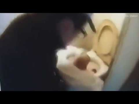 Ostavila je svoju novorođenu bebu zaglavljenu u WC školjci. VIDEO