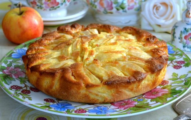 Italijanska šarlota od jabuka. Kolač koji se topi u ustima!