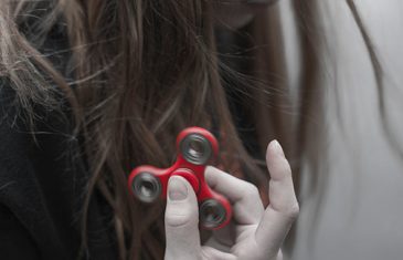 NI GOOGLE SE NIJE USPIO ODUPRIJETI FIDGET SPINNERU: SAKRILI SU JEDAN VIRTUALNI U SVOJU TRAŽILICU