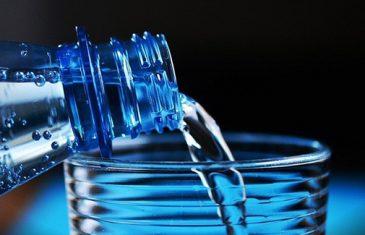 Plastična vlakna pronađena u vodi za piće širom svijeta čine muškarce neplodnim