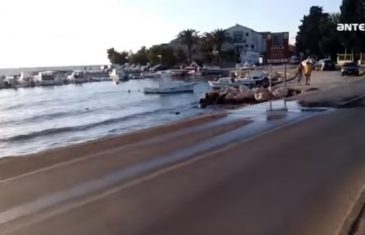 ‘Mirisi’ na elitnoj plaži na Jadranu tjeraju na povraćanje: Fekalije izbijaju iz šahtova i slijevaju se među kupače…