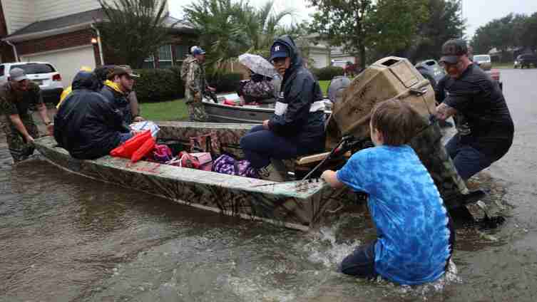 Potresne scene iz Teksasa: Šestočlana porodica utopila se u poplavama u Hjustonu, među njima četvero djece