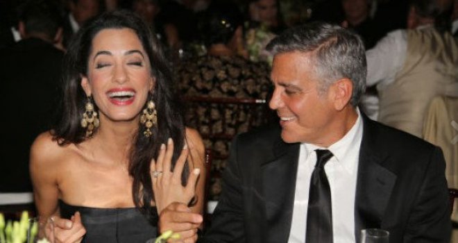 George Clooney prvi put progovorio kako se zaljubio u Amal: Klečao sam 20 minuta dok nije rekla ‘da'…