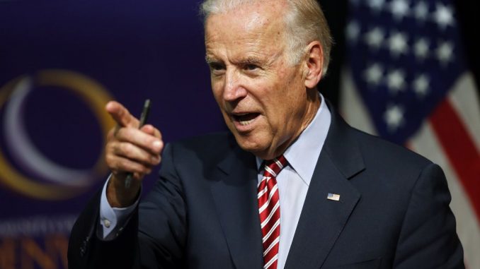 JOE BIDEN DIGAO AMERIKU NA NOGE: “Ljudi bi mogli umrijeti jer Donald Trump odgađa…”