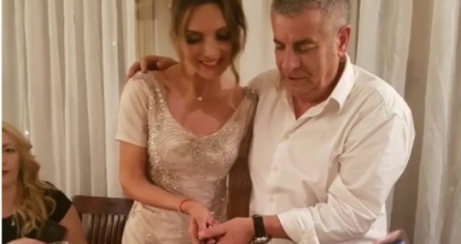Poznati hrvatski roker oženio 28 godina mlađu Beograđanku: Na gala svadbi Tereza Kesovija, Bebek sa suprugom…