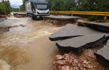 Kod susjeda već počeo kijamet, meteorolozi izdali crvenu uzbunu: Stižu obilne kiše i zahlađenje, ali najgore tek slijedi…