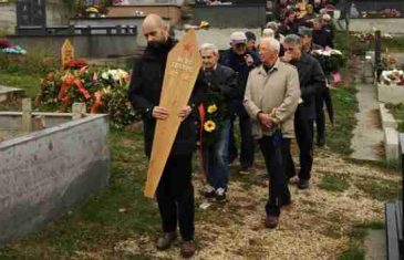 Islamska zajednica ZABRANILA da posljednji dobojski partizan Dedo Trampić bude sahranjen kraj supruge Almase