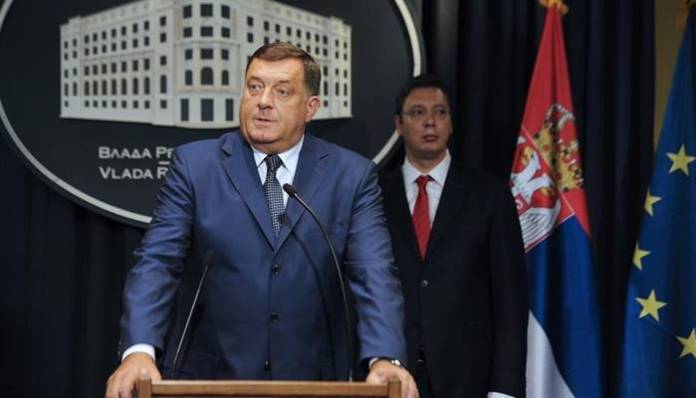 Vučić za Financial Times: Od Dodika sam tražio da ne formira vojsku i on je to prihvatio