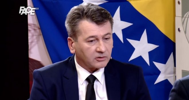 Hadžibajrić: Curi nam država, ode kroz prste… Bakir je tu zbog dinastije, babo-sin, a Fahro se previše bavi Bakirom…