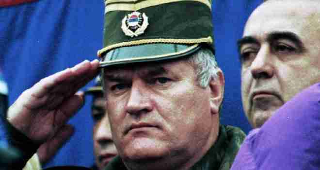 Skandal u Srbiji: Fudbaleri na teren izašli u majicama s likom Ratka Mladića