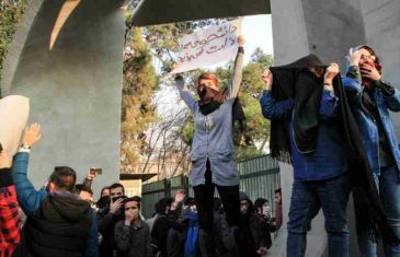 Narodni bunt u Iranu se širi, država u panici blokirala društvene mreže: Iranska revolucionarna garda prijeti