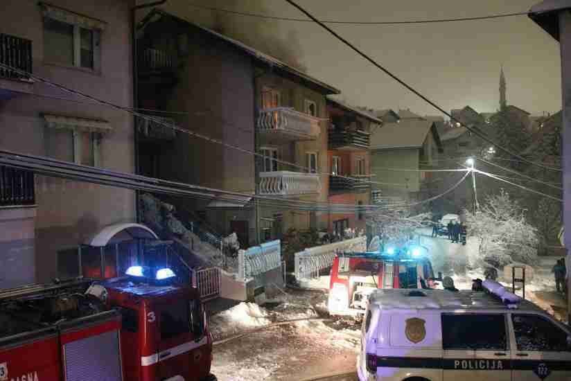 Tragedija u Sarajevu: U požaru na Pofalićima muškarac preminuo, žena spašena