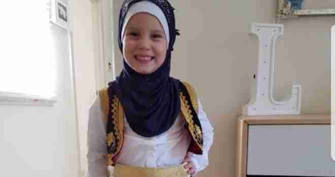Genijalna petogodišnjakinja napamet uči Kur'an, ima fotografsko pamćenje, klanja, ide na klavir i balet, zna arapsku abecedu…