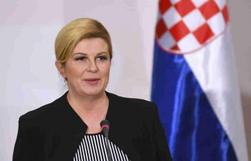 “NEMOJ SINE NIKUD IĆI”: Kolinda podsjetila na slavne dane, pustila glas i zapjevala za Hrvatsku