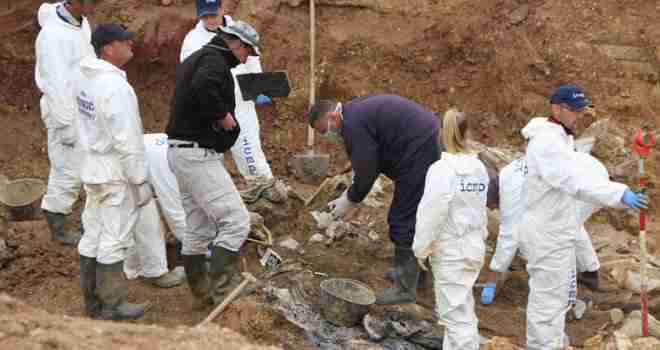 Nadomak Sarajeva pronađena nova grobnica: Nakon pola sata kopanja ukazali se dijelovi obuće i odjeće, skelet nadlaktice…