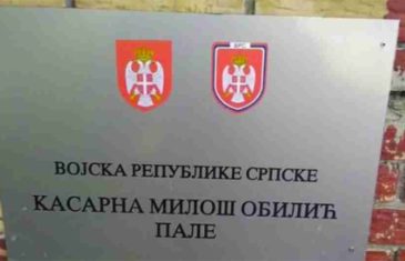 NOVA PROVOKACIJA IZ RS-a: Na kasarni na Palama osvanula tabla “Vojske Republike Srpske”, naređeno hitno…