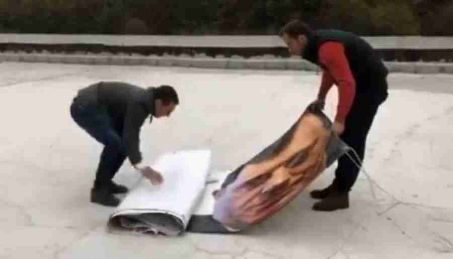 ONI VIŠE NE STANUJU OVDJE: I u Srbiji uklonjen plakat sa likom Vučića i Dodika, pogledajte majstore na djelu… (VIDEO)