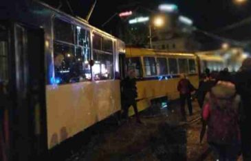 Haos u Sarajevu: Žestok sudar dva tramvaja (FOTO)
