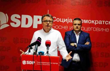 DEVETOJANUARSKA DIKTATURA U SDP-u: Šta je idejna pozadina tinjajućeg sukoba Vojina Mijatovića i Denisa Bećirovića?
