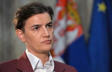 ANA BRNABIĆ SE POSIPA PEPELOM: “Moja je glupost i moja krivica što smo nešto ovako doneli, moja je glupost što to nisam…”