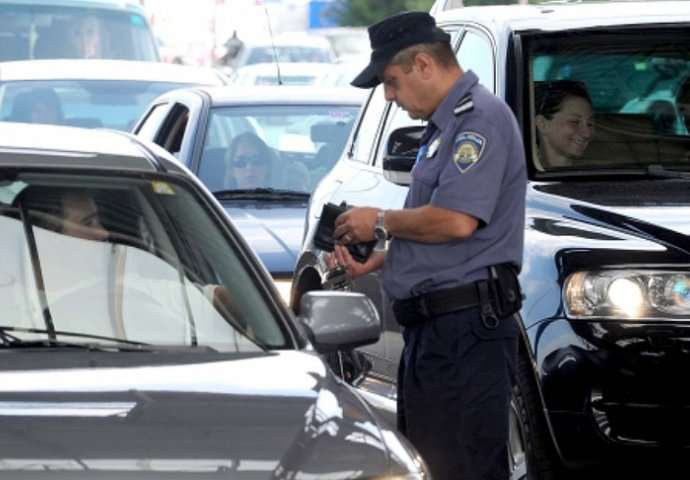 RIGOROZNE MJERE NA ULASKU I IZLASKU IZ ZEMLJE: Pojačana kontrola putnika i robe na svim graničnim prijelazima u Bosni i Hercegovini, čeka se…