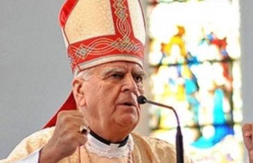 Dosta je bilo: Hercegovački biskup Ratko Perić naložio otvaranje svih crkvi i održavanje svetih misa s narodom!